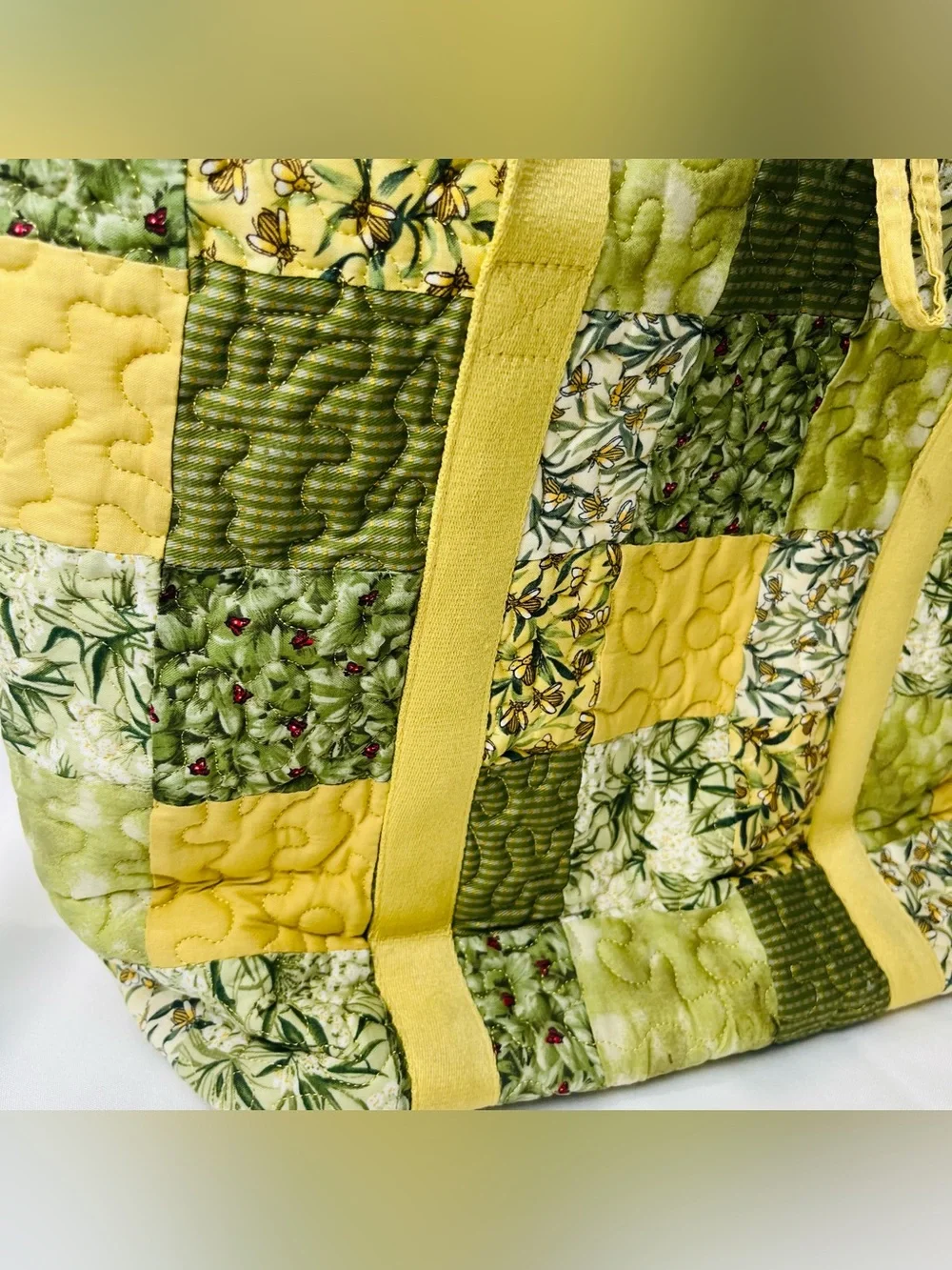 Donna Sharp Quilted Botanical large